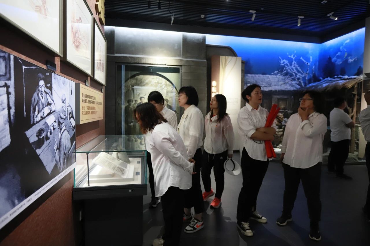 砥砺初心使命，汲取奋进力量丨完美体育在线(中国)唯一官方网站乳业集团党委组织开展学习“焦裕禄精神”主题党日活动