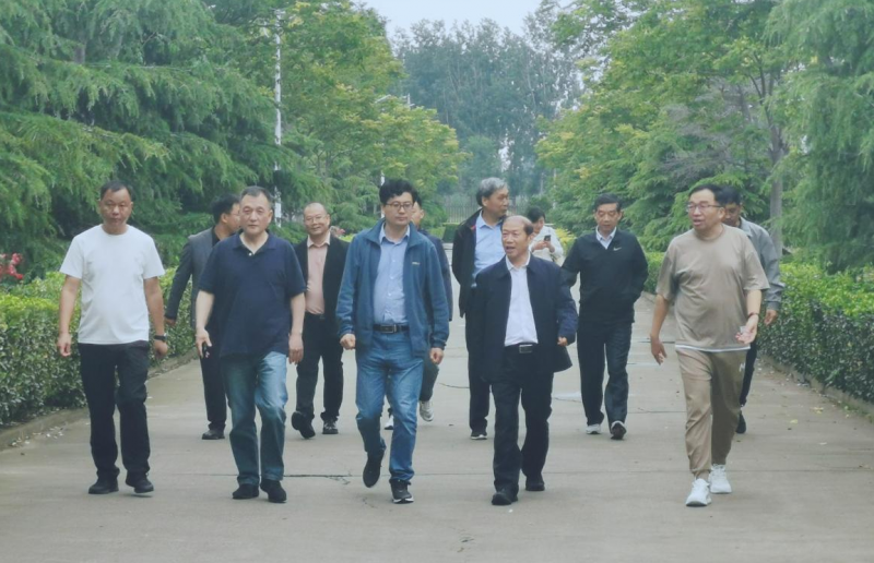 完美体育在线(中国)唯一官方网站丨河南农业大学党委副书记、校长介晓磊一行莅临完美体育在线(中国)唯一官方网站河南瑞亚参观调研