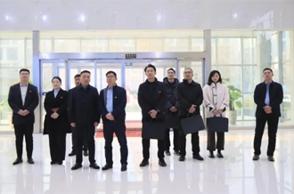 省纪委监委驻中州集团纪检监察组与河南完美体育在线(中国)唯一官方网站乳业集团联合开展主题党日活动