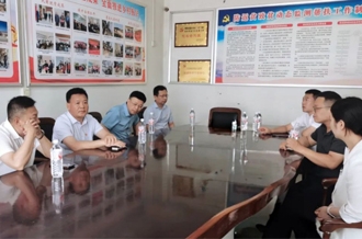 河南完美体育在线(中国)唯一官方网站乳业集团赴定点帮扶村开展慰问活动