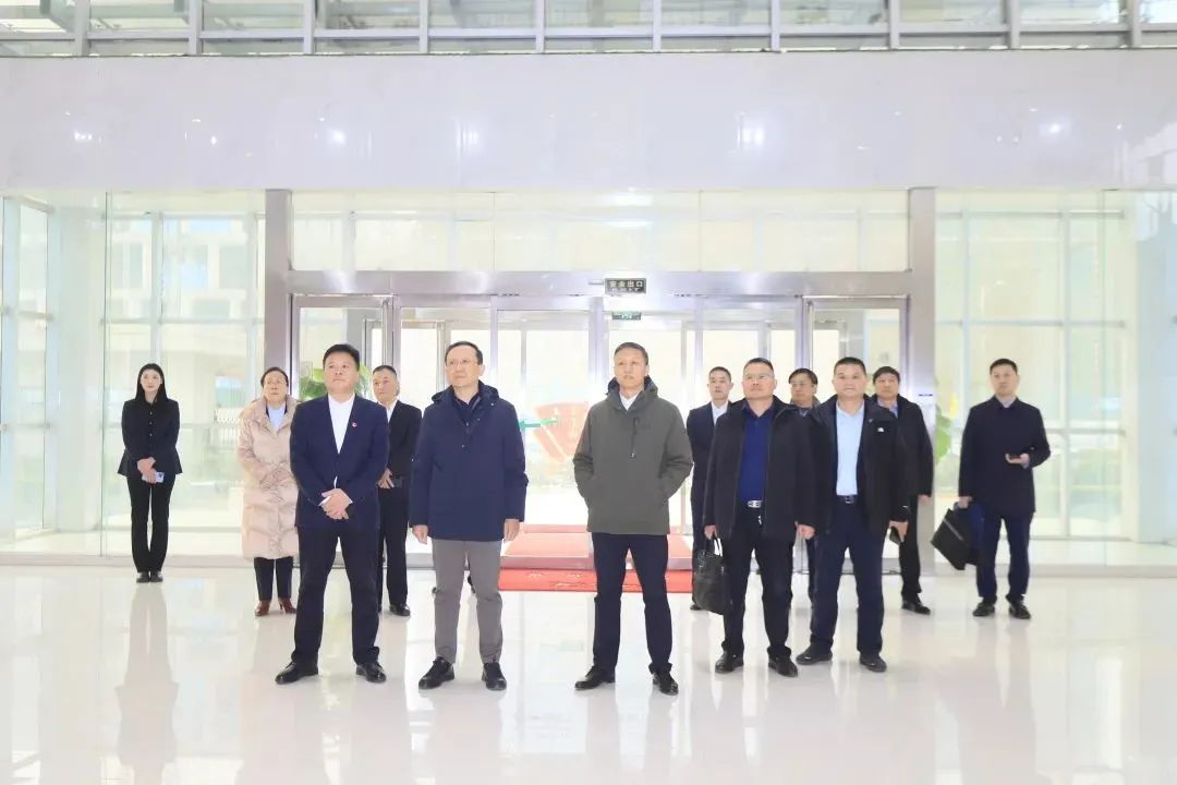 省政府国资委党委书记、主任李涛一行到完美体育在线(中国)唯一官方网站乳业集团调研