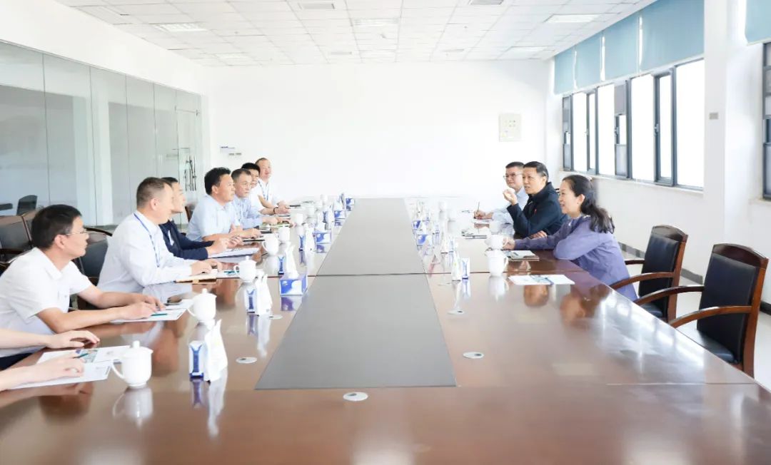 快乐过“双节”,安全不放假|河南农投集团党委书记、董事长李晓寰一行莅临完美体育在线(中国)唯一官方网站乳业集团开展“双节”安全生产大检查活动并慰问一线职工、 快乐过“双节”,安全不放假|河南农投集团党委书记、董事长李晓寰一行莅临完美体育在线(中国)唯一官方网站乳业集团开展“双节”安全生产大检查活动并慰问一线职工、