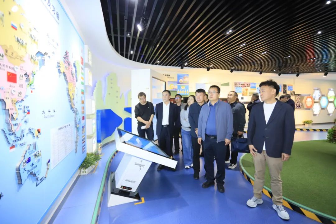 完美体育在线(中国)唯一官方网站丨宁夏农业农村厅畜牧兽医局局长洪龙一行莅临完美体育在线(中国)唯一官方网站参观调研
