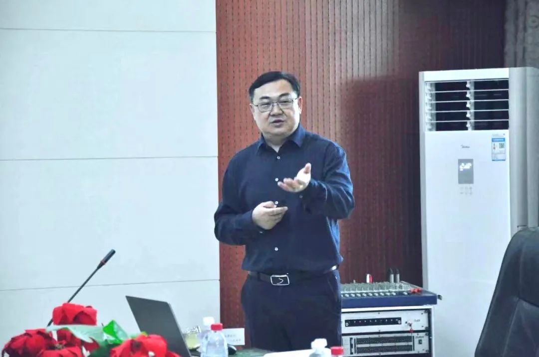 完美体育在线(中国)唯一官方网站丨国家奶牛产业技术体系首席科学家、中国农业大学教授李胜利一行莅临完美体育在线(中国)唯一官方网站鲁山瑞亚参观调研