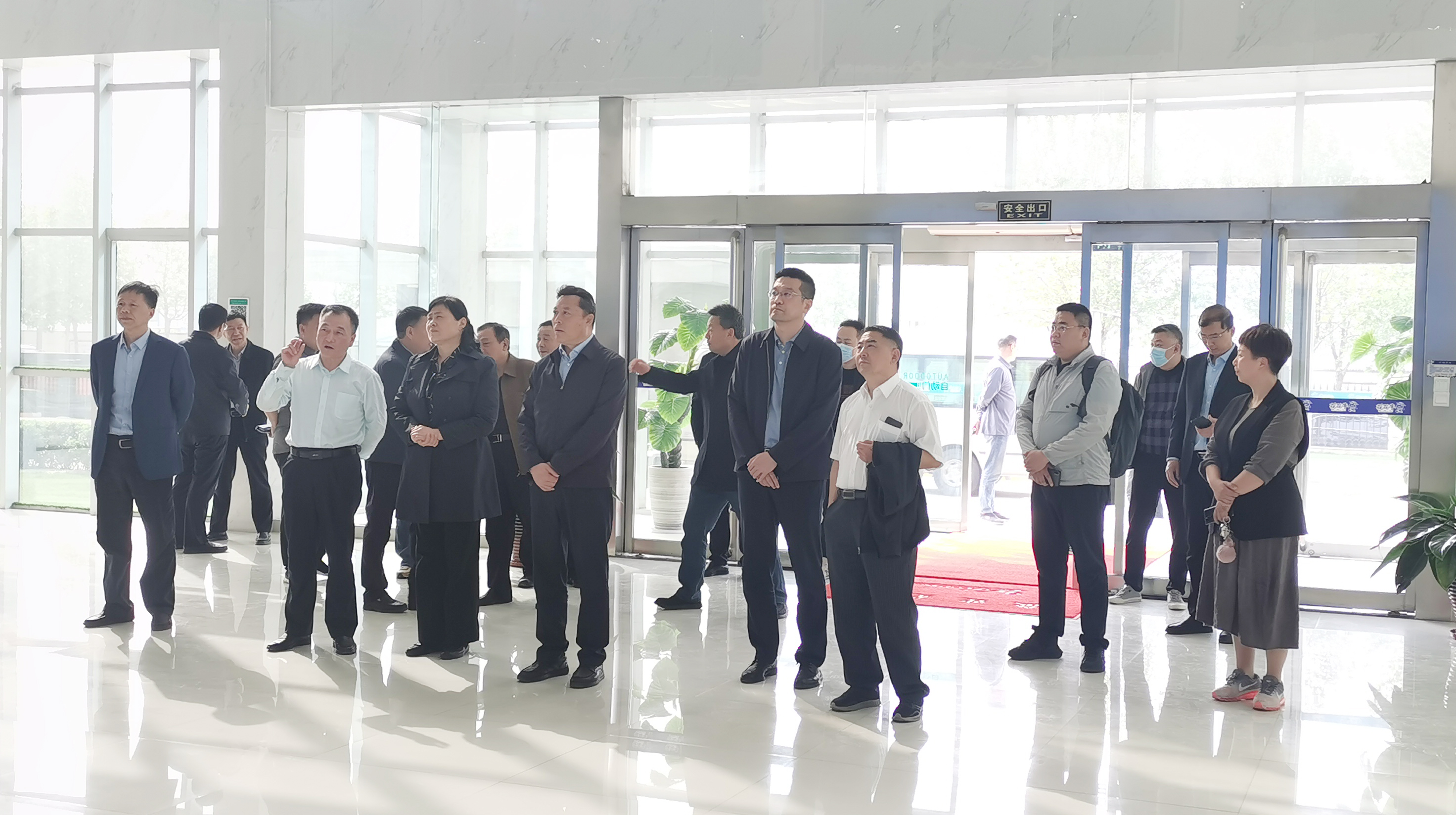 完美体育在线(中国)唯一官方网站丨沈阳市人大常委会副主任曹鹏一行莅临完美体育在线(中国)唯一官方网站考察座谈