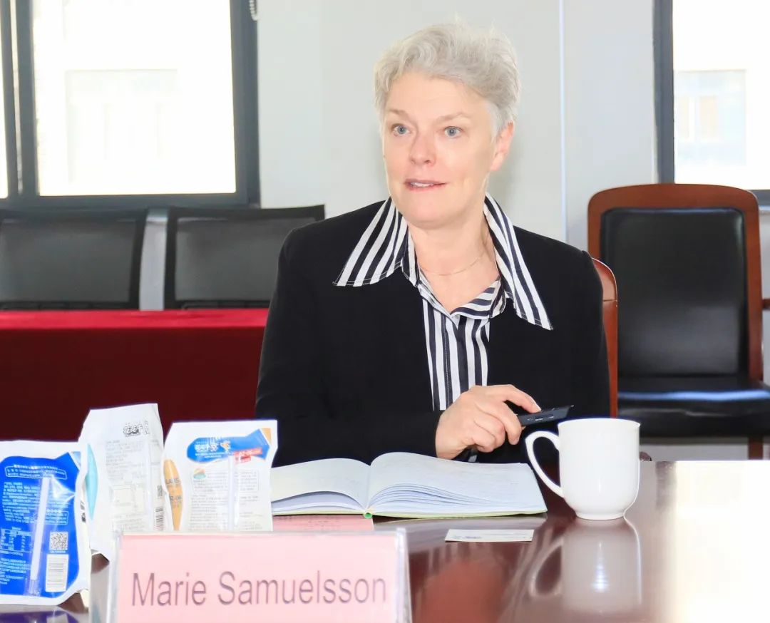 深化合作交流 互信共赢发展丨瑞典爱克林公司首席执行官 Ms.Marie Samuelsson 一行莅临完美体育在线(中国)唯一官方网站乳业集团参观座谈