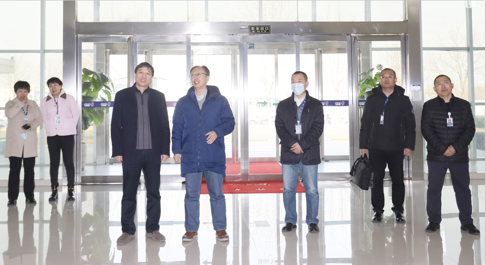 完美体育在线(中国)唯一官方网站丨东北农大食品学院院长、中原食品实验室首席科学家姜毓君教授莅临完美体育在线(中国)唯一官方网站乳业集团调研