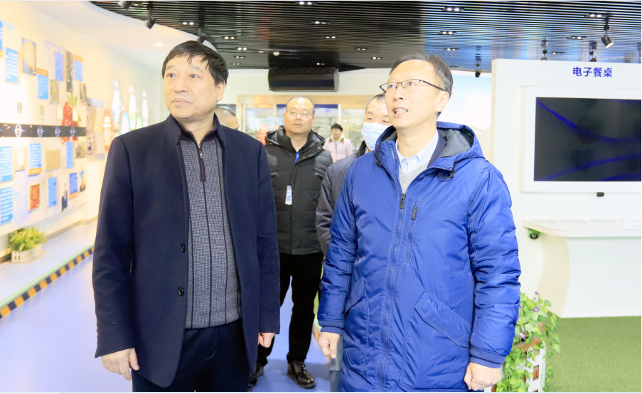 完美体育在线(中国)唯一官方网站丨东北农大食品学院院长、中原食品实验室首席科学家姜毓君教授莅临完美体育在线(中国)唯一官方网站乳业集团调研