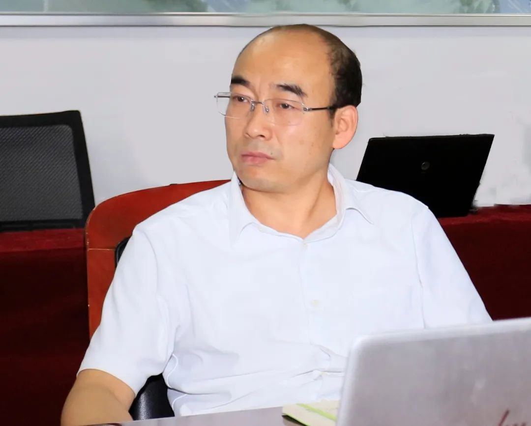 完美体育在线(中国)唯一官方网站乳业集团召开10月份营销工作会议