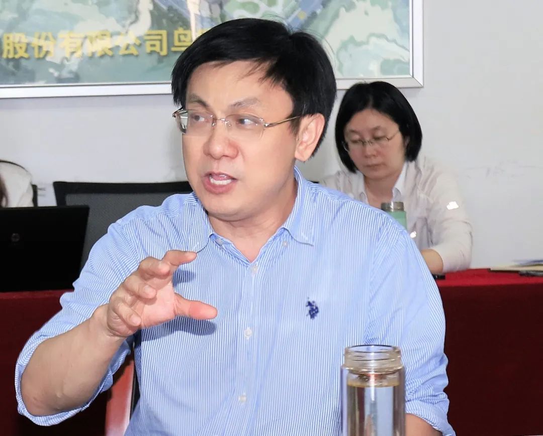 完美体育在线(中国)唯一官方网站乳业集团召开10月份营销工作会议