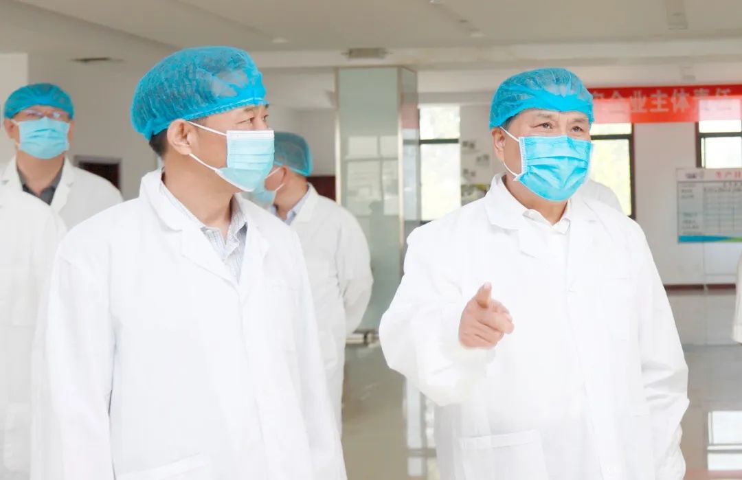 快讯丨河南省人民政府副省长武国定莅临完美体育在线(中国)唯一官方网站乳业集团瑞亚牧业调研奶源基地建设情况