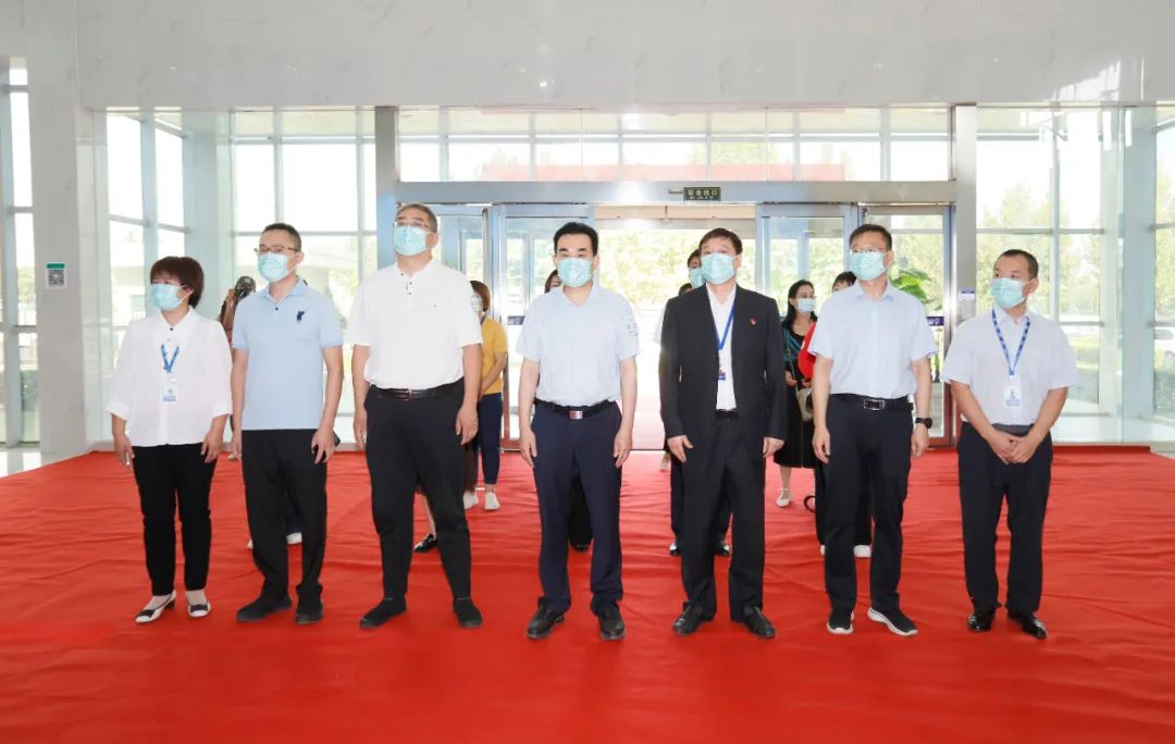 快讯 | 郑州创建国家食品安全示范城市暨2022食安郑州生产企业开放日·探秘完美体育在线(中国)唯一官方网站透明工厂活动举行