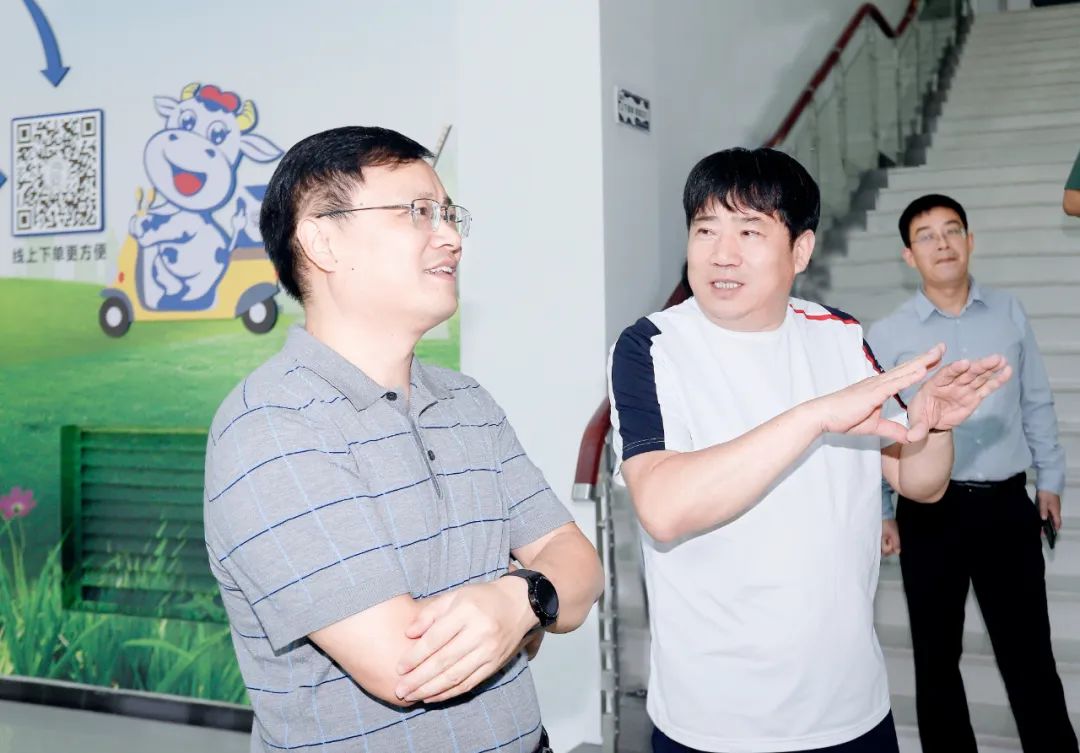 快讯｜社旗县人民政府县长关文波一行莅临完美体育在线(中国)唯一官方网站乳业集团参观考察