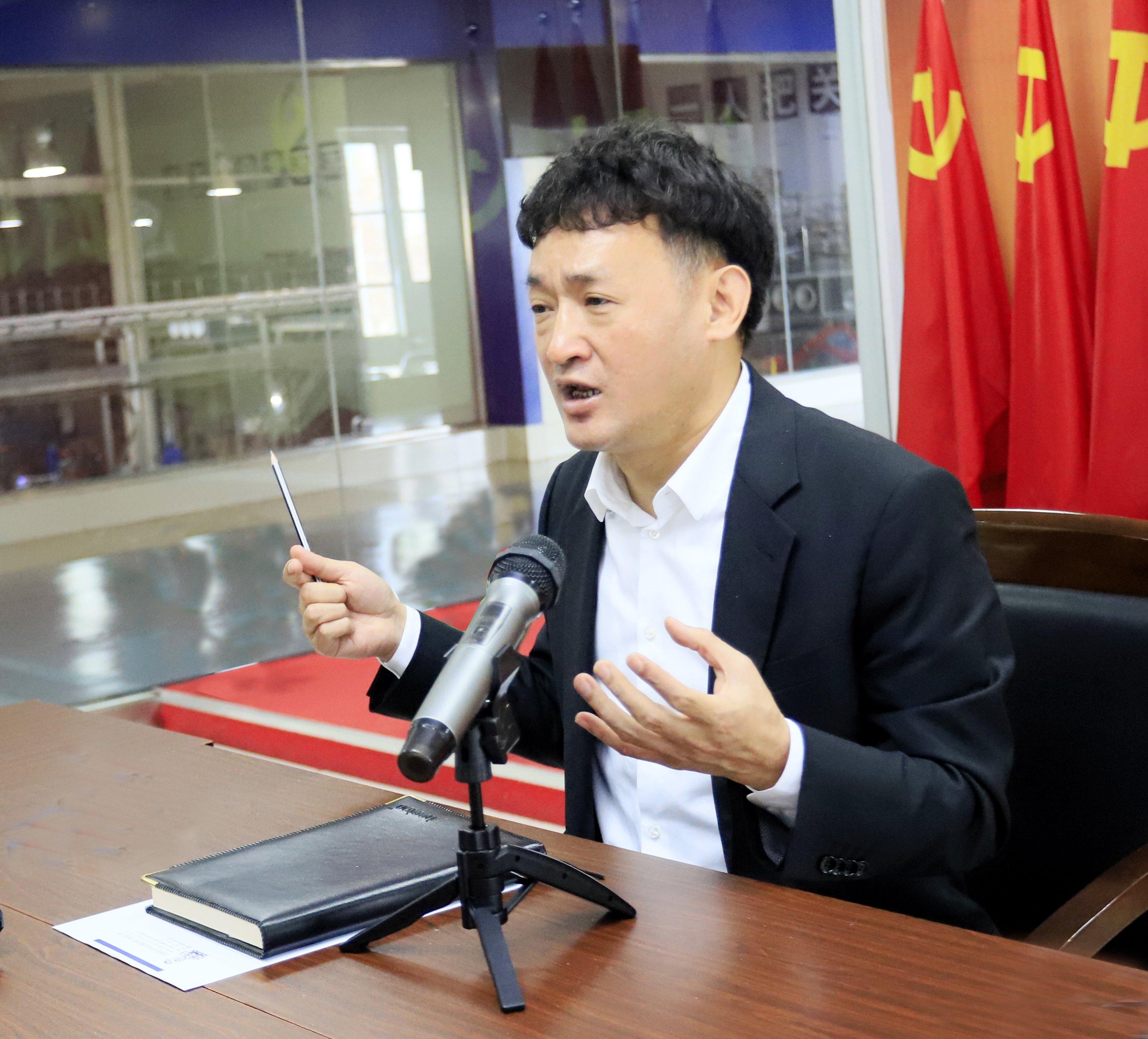 鼓足干劲、攻坚克难，决战2021 ，推动完美体育在线(中国)唯一官方网站再上新台阶