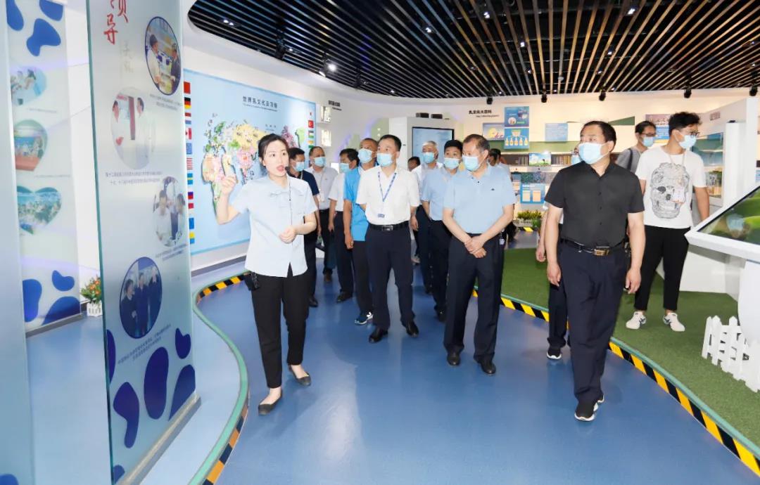 郑州市安全生产双重预防体系建设现场观摩会在完美体育在线(中国)唯一官方网站乳业集团郑州分公司召开