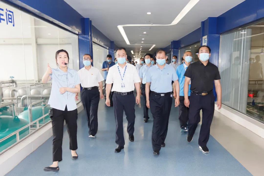 郑州市安全生产双重预防体系建设现场观摩会在完美体育在线(中国)唯一官方网站乳业集团郑州分公司召开