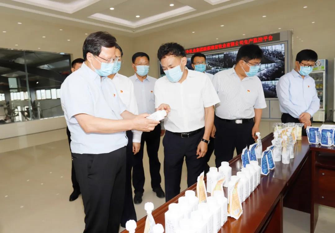 快讯 | 河南省委常委、省纪委书记、省监委主任任正晓莅临完美体育在线(中国)唯一官方网站乳业集团新蔡瑞亚牧场调研