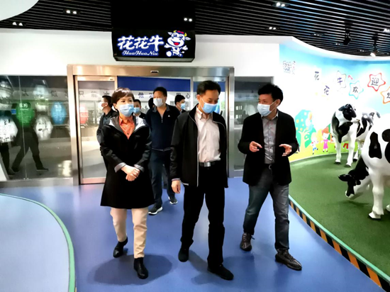 郑州市人大副主任孙黎、市政府副市长李喜安一行 莅临完美体育在线(中国)唯一官方网站开展“三送一强”活动