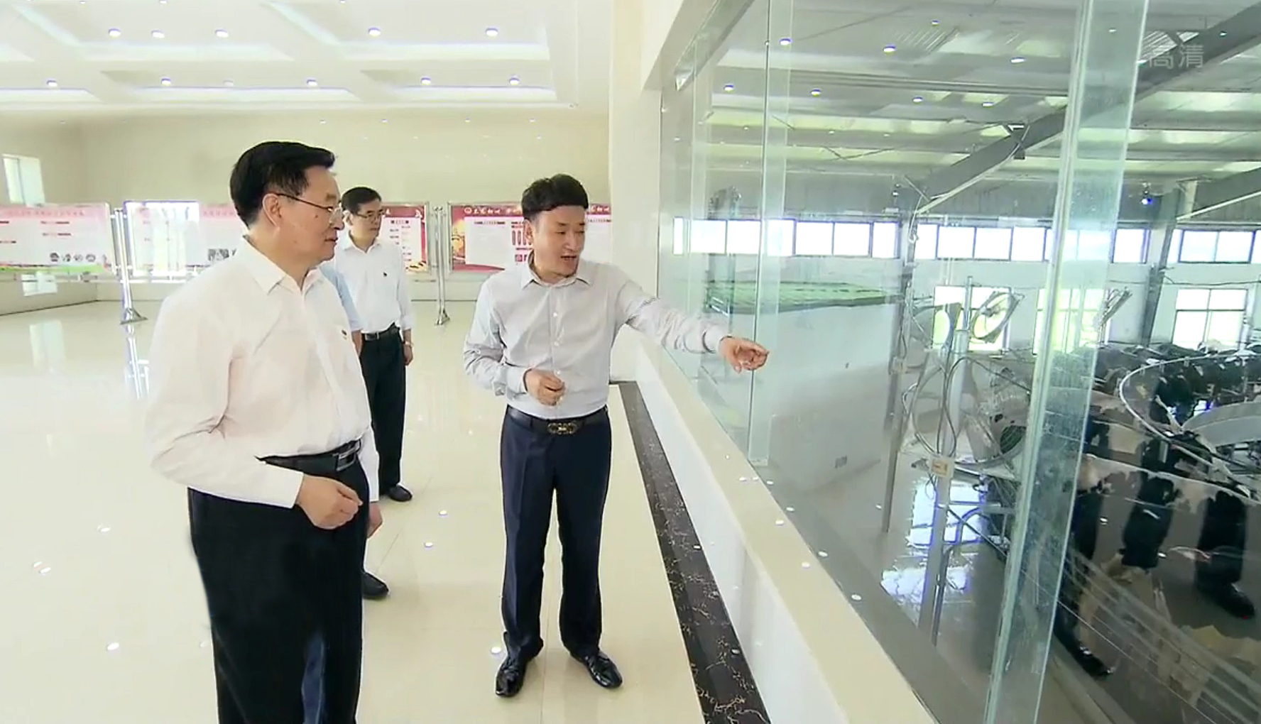 省委书记王国生到河南完美体育在线(中国)唯一官方网站乳业集团·新蔡瑞亚牧业有限公司调研