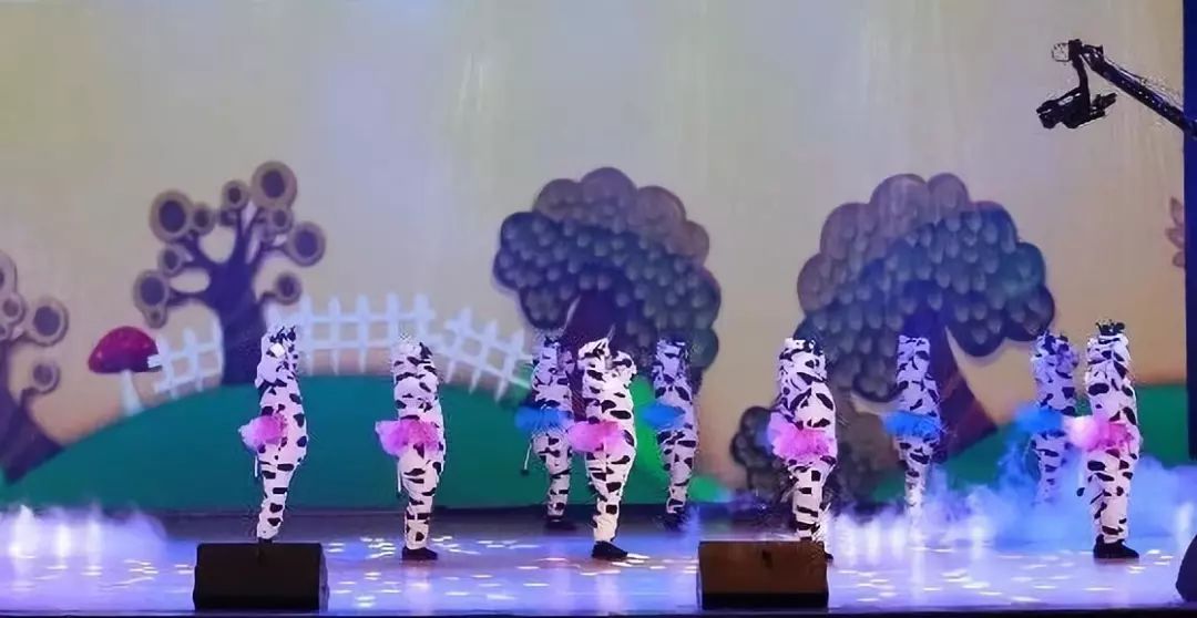 “赢在2019”，完美体育在线(中国)唯一官方网站乳业集团2019年新春晚会盛大开幕