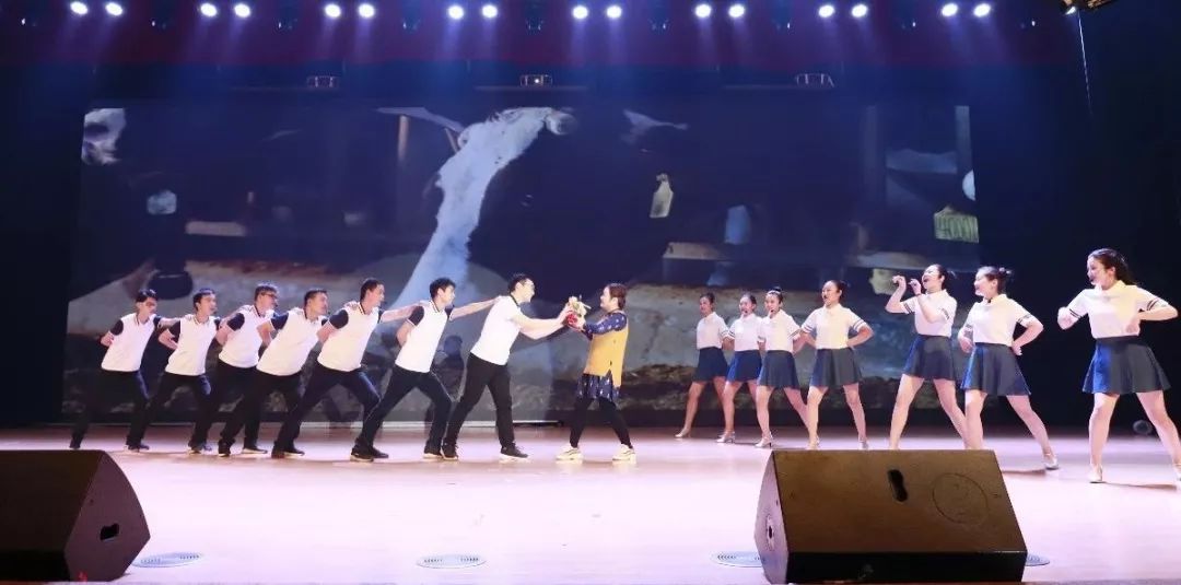 “赢在2019”，完美体育在线(中国)唯一官方网站乳业集团2019年新春晚会盛大开幕