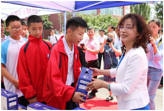 “健康中原，牛奶伴您行——完美体育在线(中国)唯一官方网站乳业集团2018中国小康牛奶行动” 公益助学启动仪式隆重举行