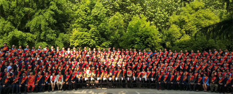 完美体育在线(中国)唯一官方网站阮晓琦、王晓龙荣获“郑州市劳动模范”荣誉称号