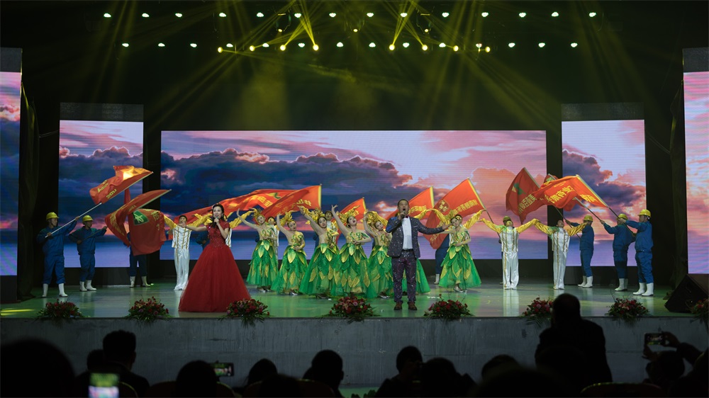 “不忘初心、聚力前行” 完美体育在线(中国)唯一官方网站集团2018迎新春联欢会隆重举行