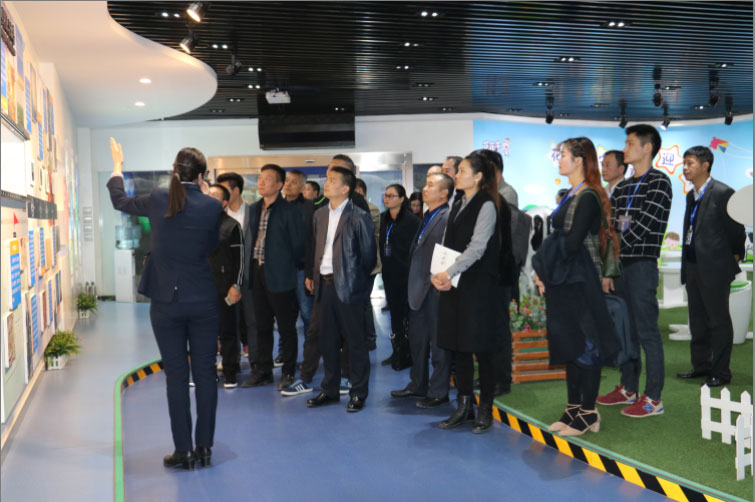 商界领袖俱乐部精英参访完美体育在线(中国)唯一官方网站！