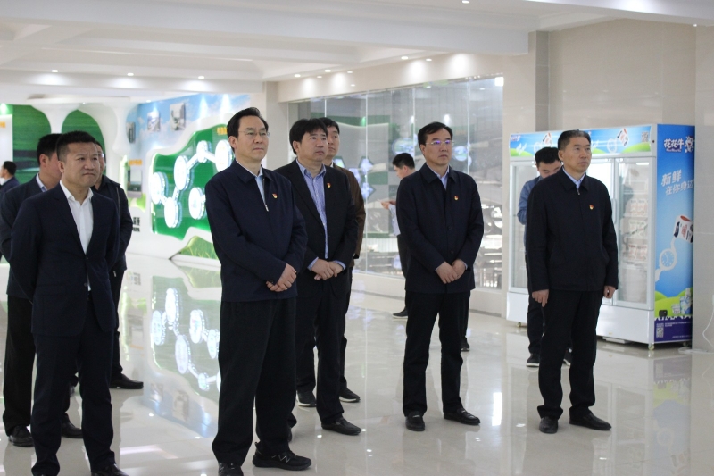 河南省委常委、组织部部长孔昌生 莅临河南完美体育在线(中国)唯一官方网站集团鲁山瑞亚牧业有限公司调研