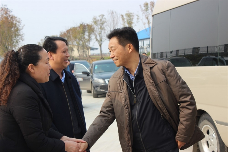 河南省财政厅副厅长庞学孟一行莅临完美体育在线(中国)唯一官方网站集团养殖事业部鲁山瑞亚牧业有限公司调研
